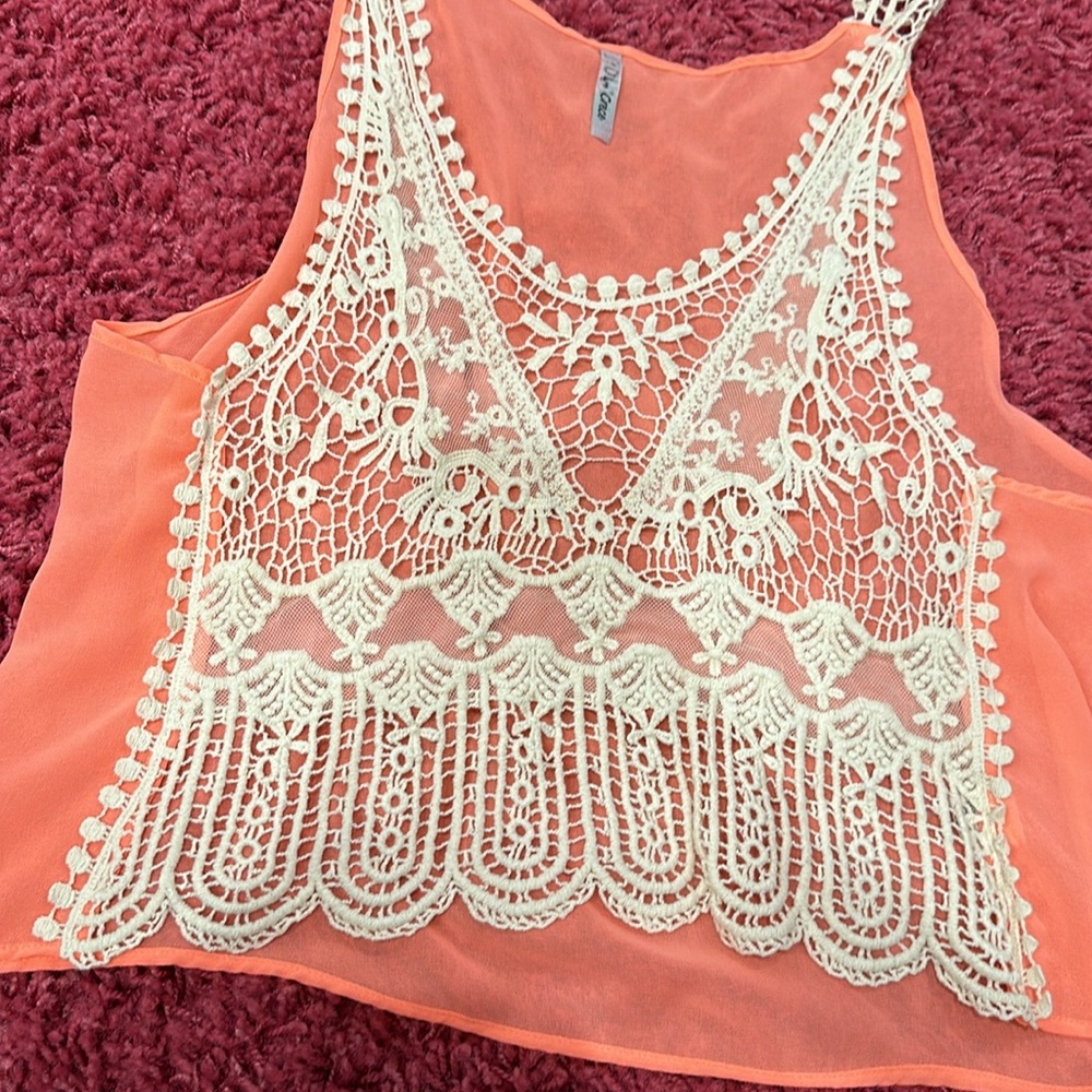 Cute Top - Picture 2 of 5